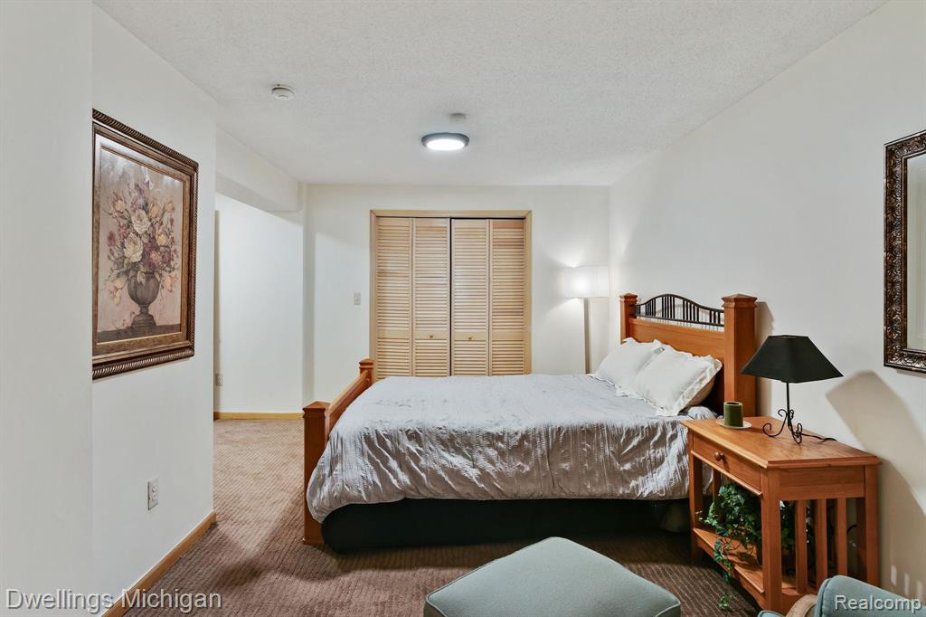 22000 RIVER RIDGE Trail, Farmington Hills, MI 48335 — Photo 32