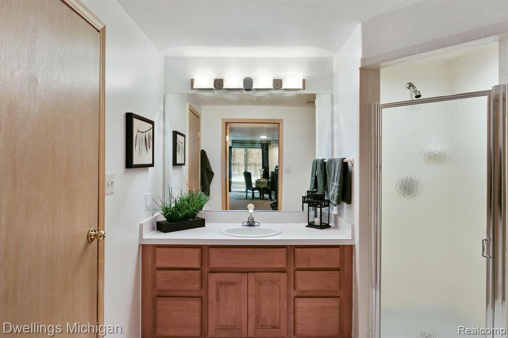 22000 RIVER RIDGE Trail, Farmington Hills, MI 48335 — Photo 33