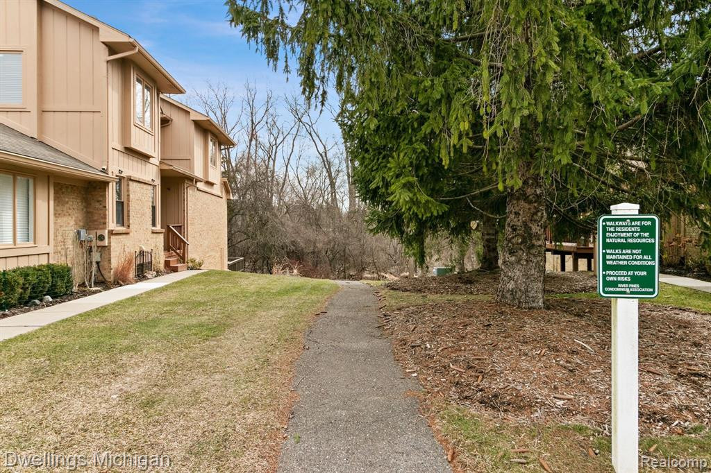 22000 RIVER RIDGE Trail, Farmington Hills, MI 48335 — Photo 46