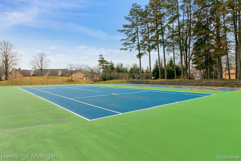22000 RIVER RIDGE Trail, Farmington Hills, MI 48335 — Photo 48