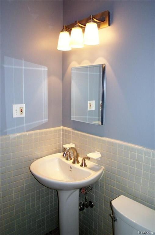 4840 Briarwood Avenue, Royal Oak, MI 48073 — Photo 12