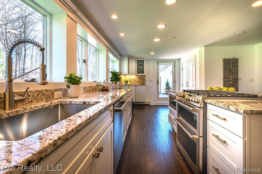 47046 CURTIS Road, Northville, MI 48168 — Photo 9