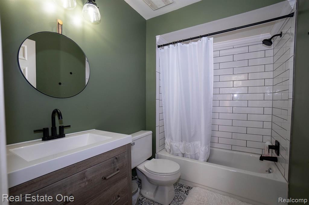 5206 ROYAL VALE, Dearborn, MI 48126 — Photo 8
