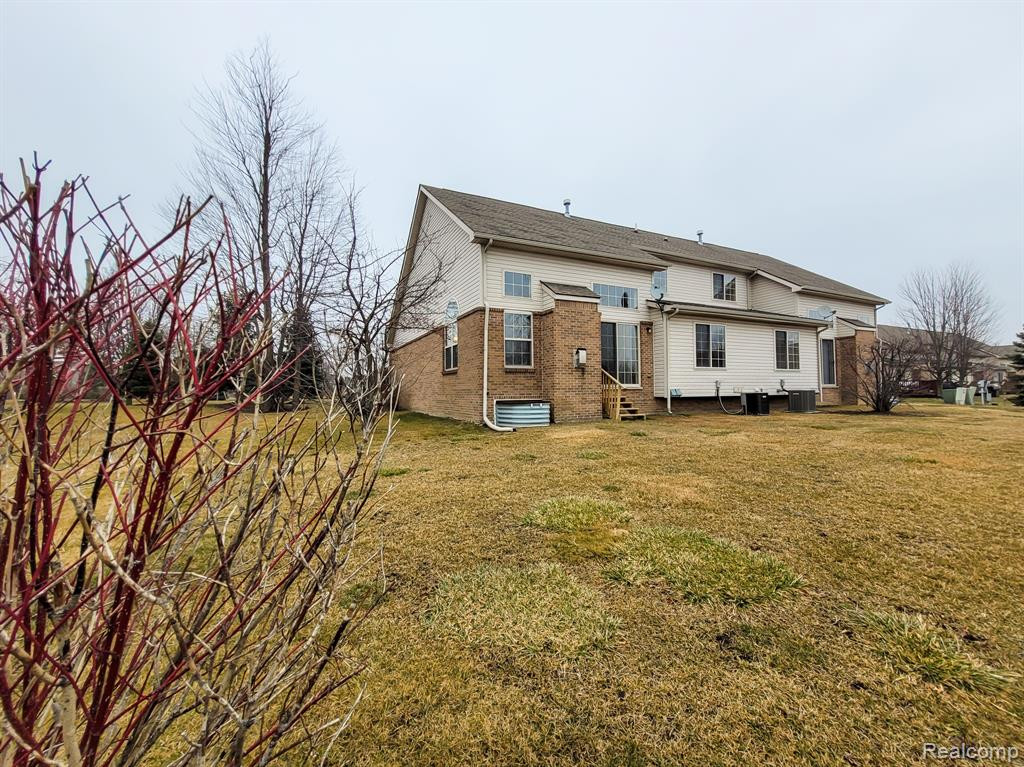 42759 LEON Drive, Belleville, MI 48111 — Photo 2