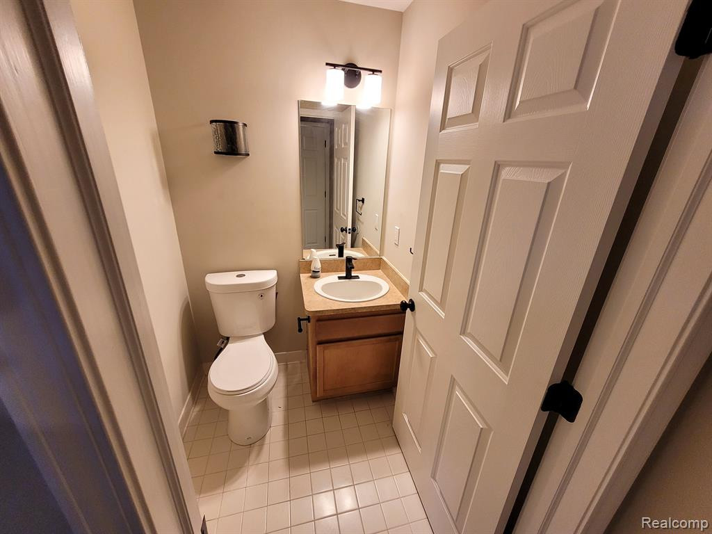 42759 LEON Drive, Belleville, MI 48111 — Photo 10