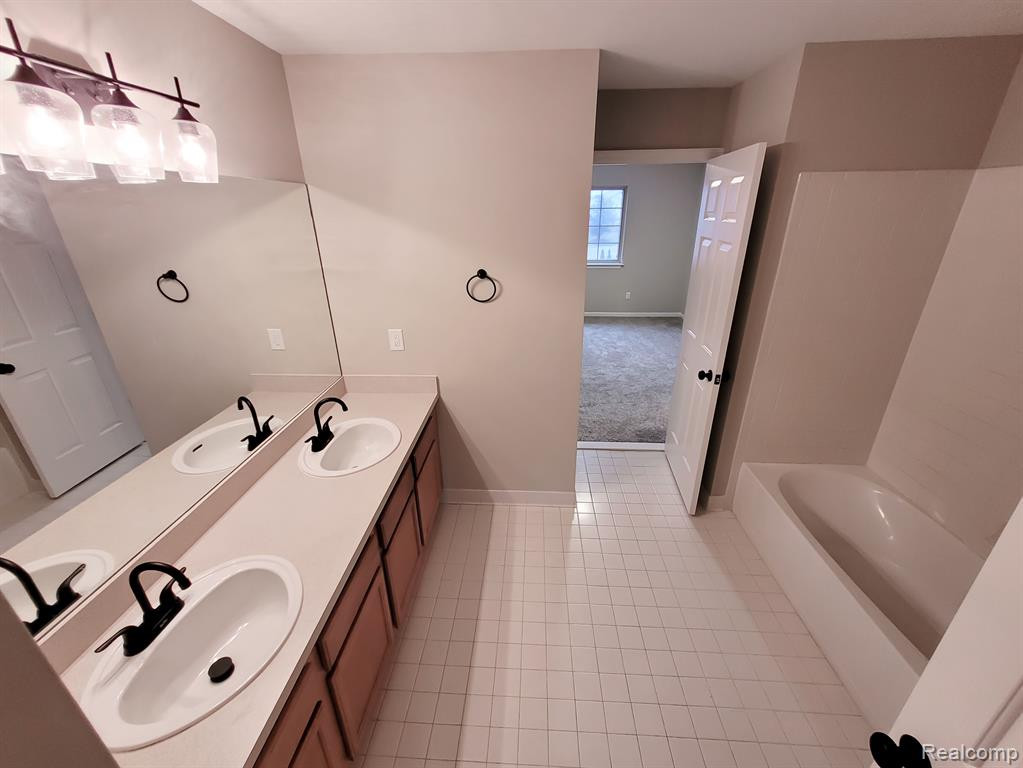42759 LEON Drive, Belleville, MI 48111 — Photo 13