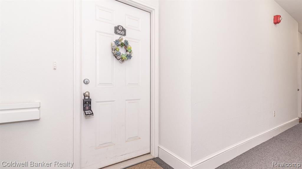 960 W SUMMERFIELD GLEN Circle, Ann Arbor, MI 48103 — Photo 5