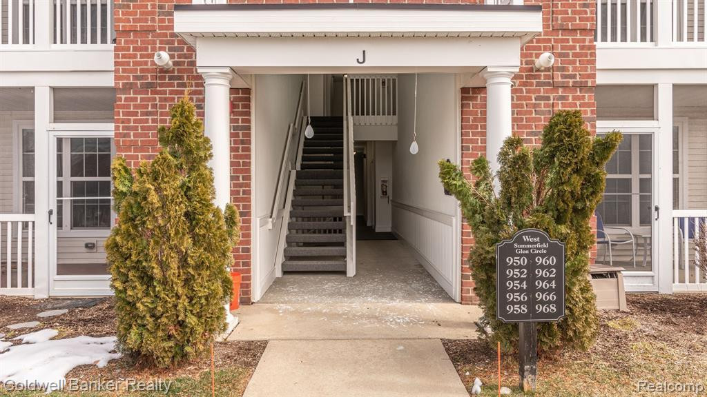 960 W SUMMERFIELD GLEN Circle, Ann Arbor, MI 48103 — Photo 7