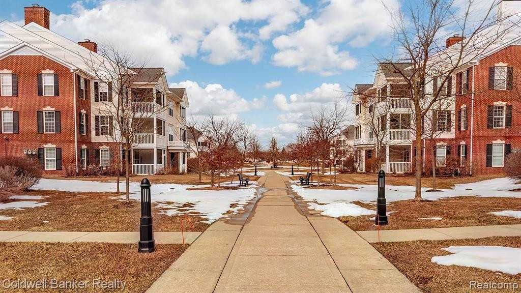 960 W SUMMERFIELD GLEN Circle, Ann Arbor, MI 48103 — Photo 10
