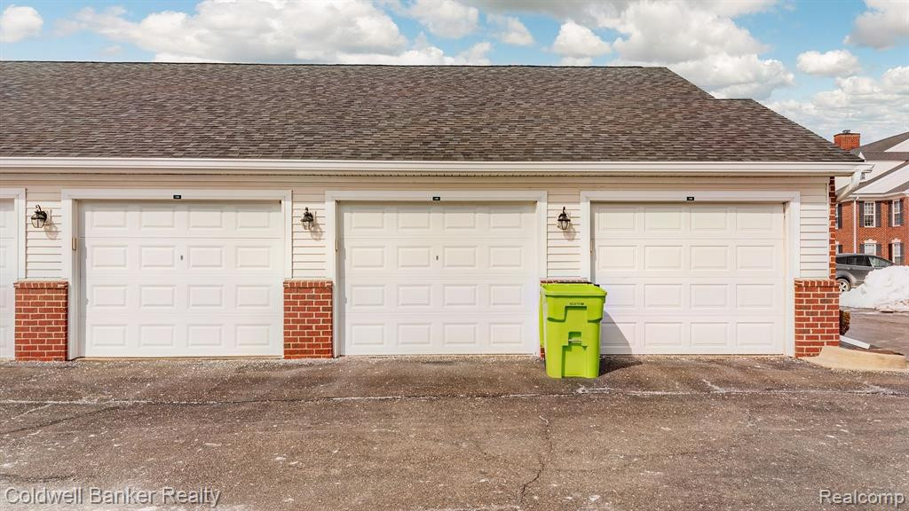960 W SUMMERFIELD GLEN Circle, Ann Arbor, MI 48103 — Photo 12