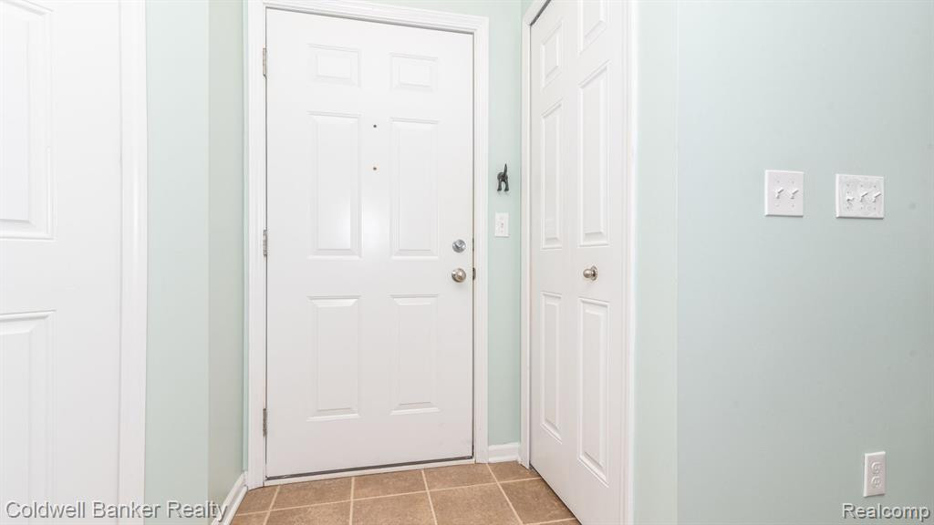 960 W SUMMERFIELD GLEN Circle, Ann Arbor, MI 48103 — Photo 13