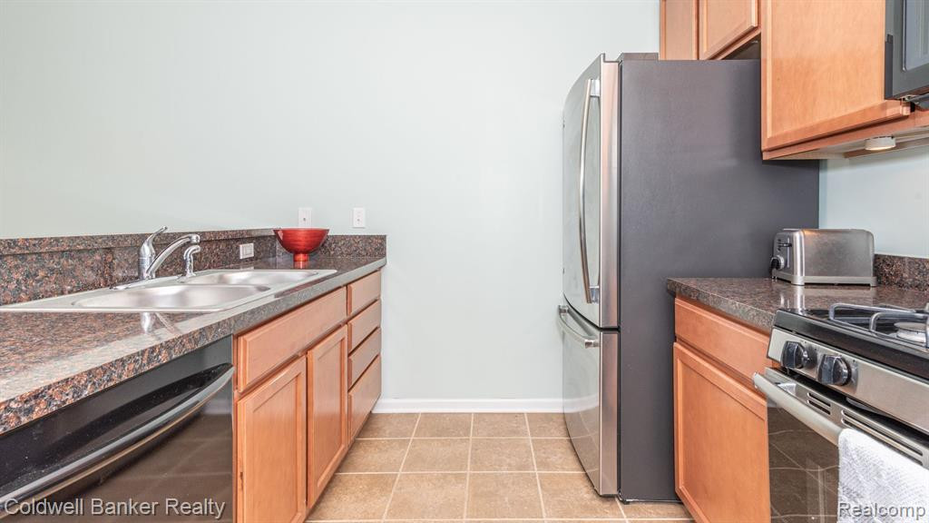 960 W SUMMERFIELD GLEN Circle, Ann Arbor, MI 48103 — Photo 14
