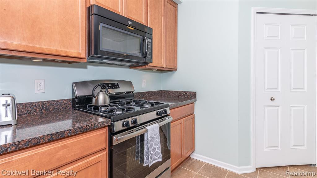 960 W SUMMERFIELD GLEN Circle, Ann Arbor, MI 48103 — Photo 15