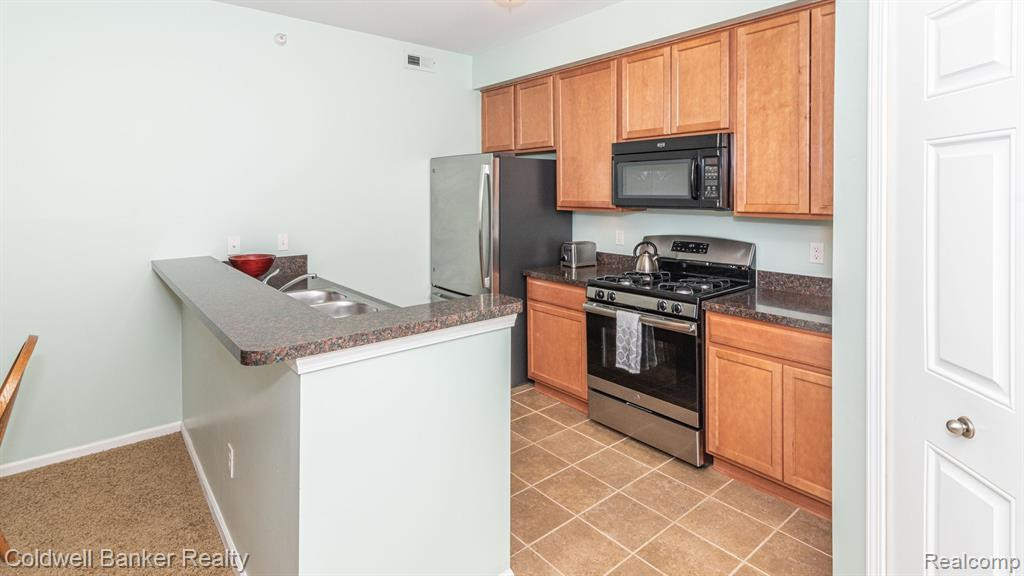960 W SUMMERFIELD GLEN Circle, Ann Arbor, MI 48103 — Photo 18