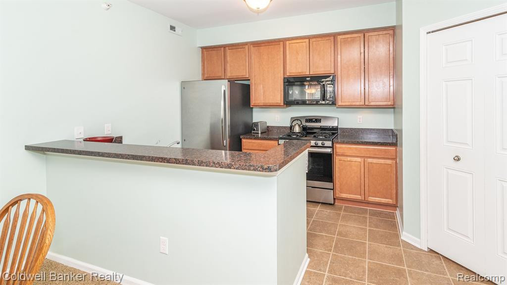 960 W SUMMERFIELD GLEN Circle, Ann Arbor, MI 48103 — Photo 19
