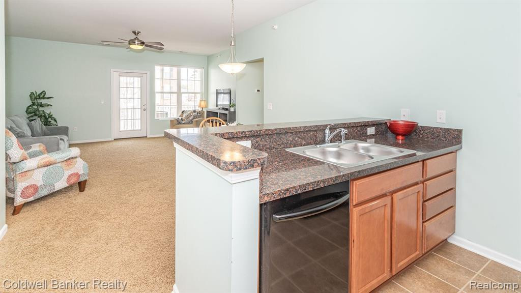 960 W SUMMERFIELD GLEN Circle, Ann Arbor, MI 48103 — Photo 21