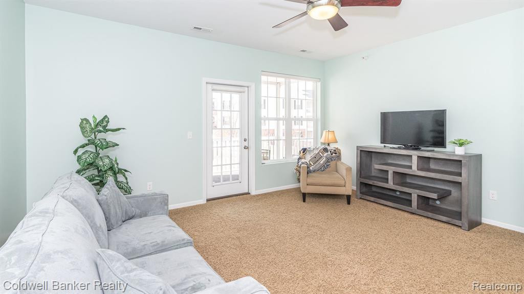 960 W SUMMERFIELD GLEN Circle, Ann Arbor, MI 48103 — Photo 25