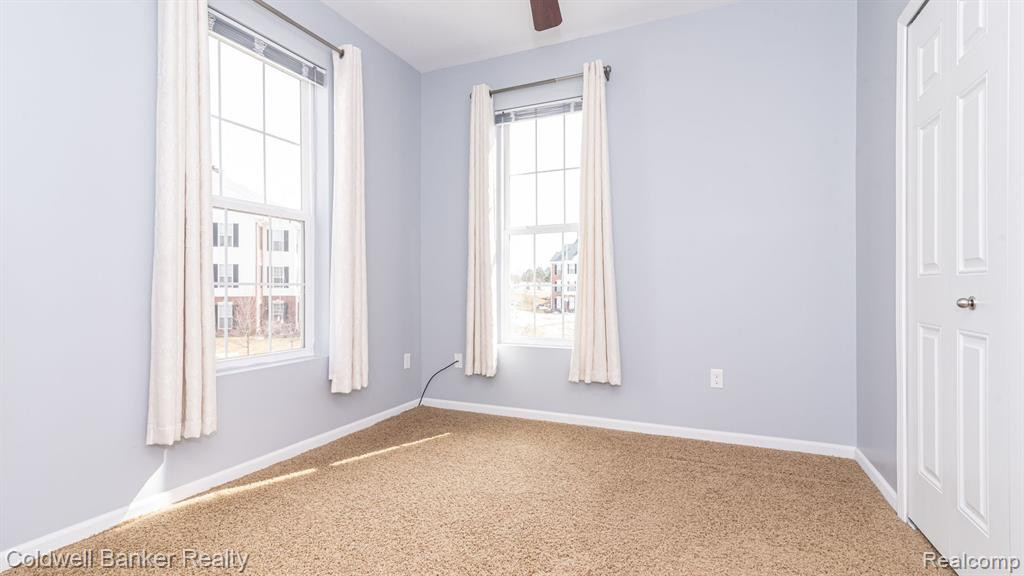 960 W SUMMERFIELD GLEN Circle, Ann Arbor, MI 48103 — Photo 35