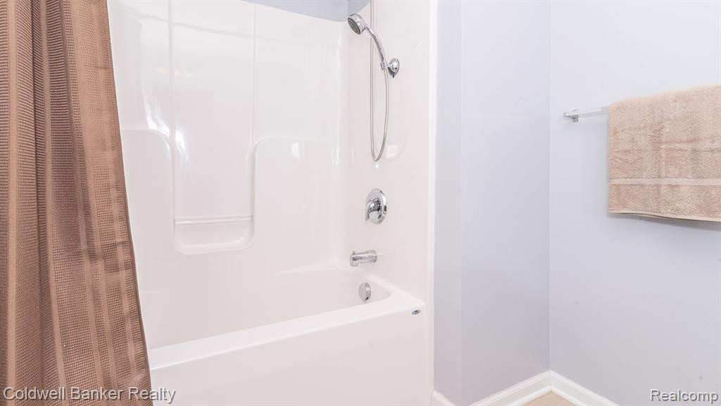 960 W SUMMERFIELD GLEN Circle, Ann Arbor, MI 48103 — Photo 47