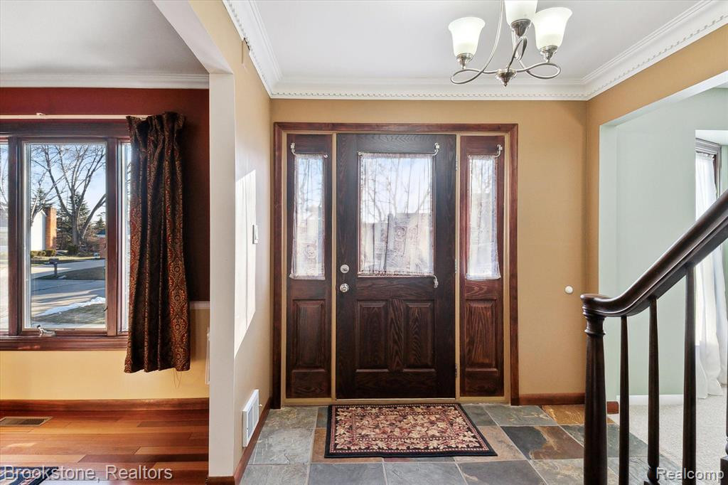 16880 DUNDALK Court, Northville, MI 48168 — Photo 5