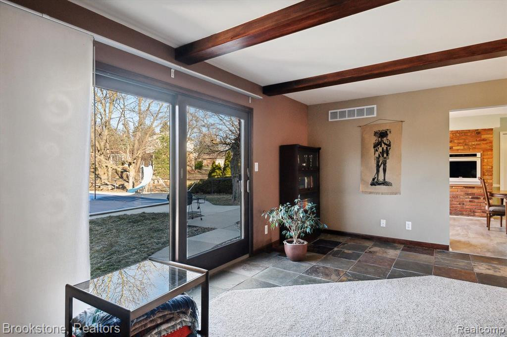 16880 DUNDALK Court, Northville, MI 48168 — Photo 11