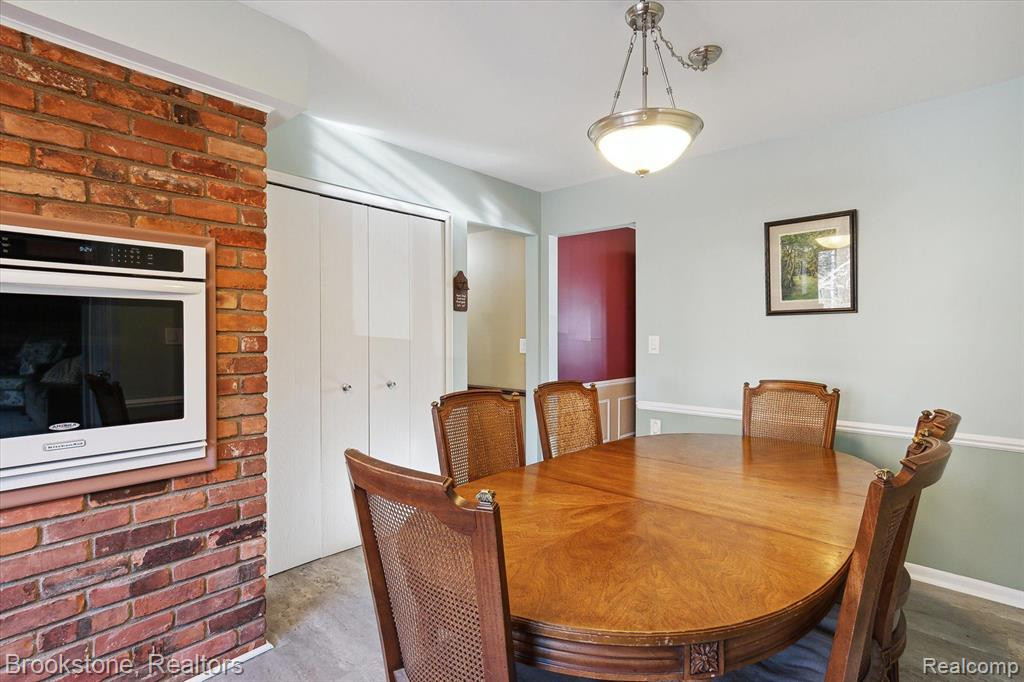 16880 DUNDALK Court, Northville, MI 48168 — Photo 18