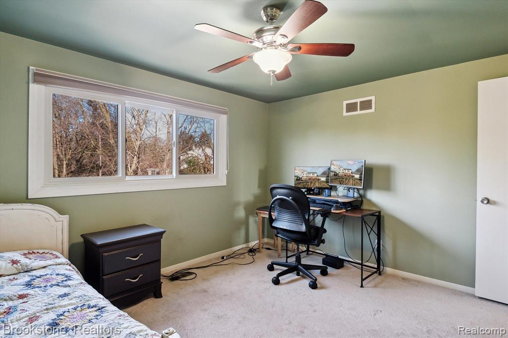 16880 DUNDALK Court, Northville, MI 48168 — Photo 28