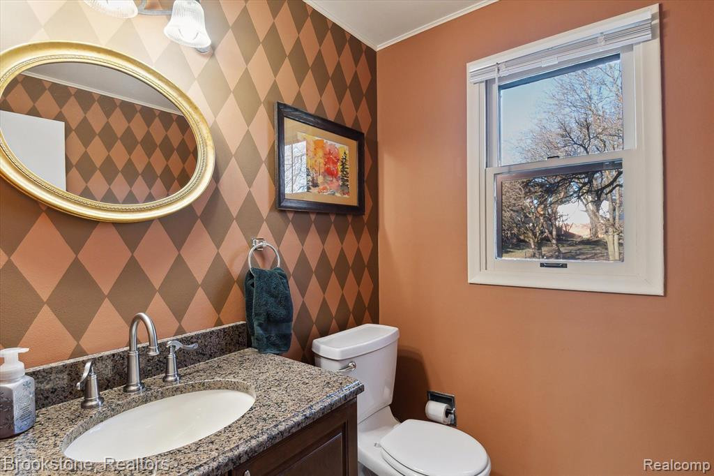16880 DUNDALK Court, Northville, MI 48168 — Photo 30