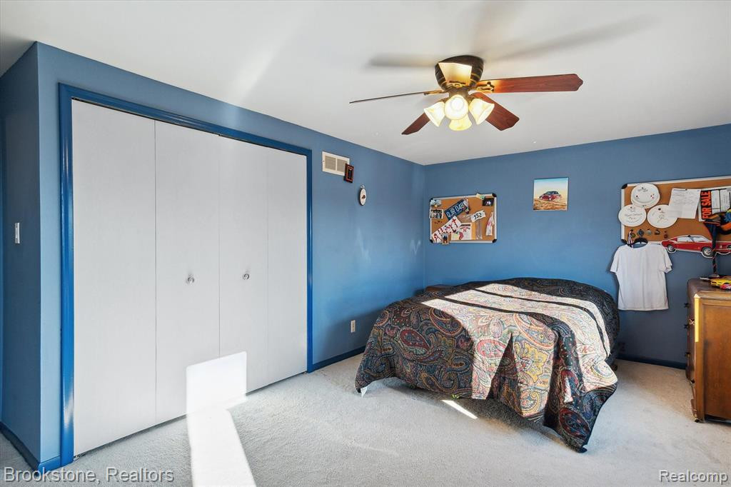 16880 DUNDALK Court, Northville, MI 48168 — Photo 37