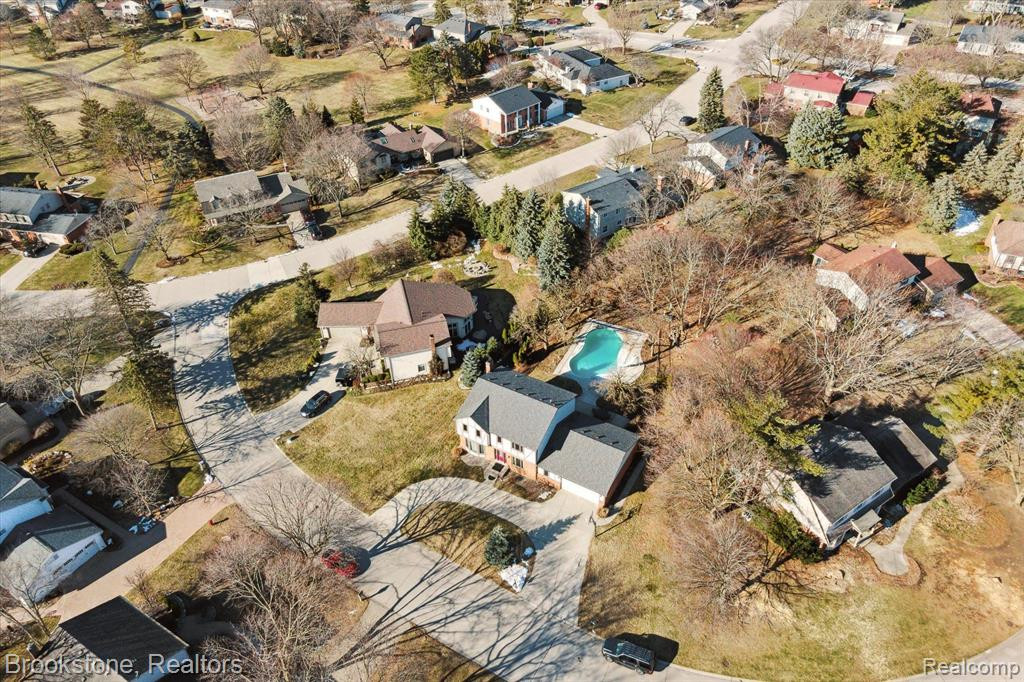 16880 DUNDALK Court, Northville, MI 48168 — Photo 44