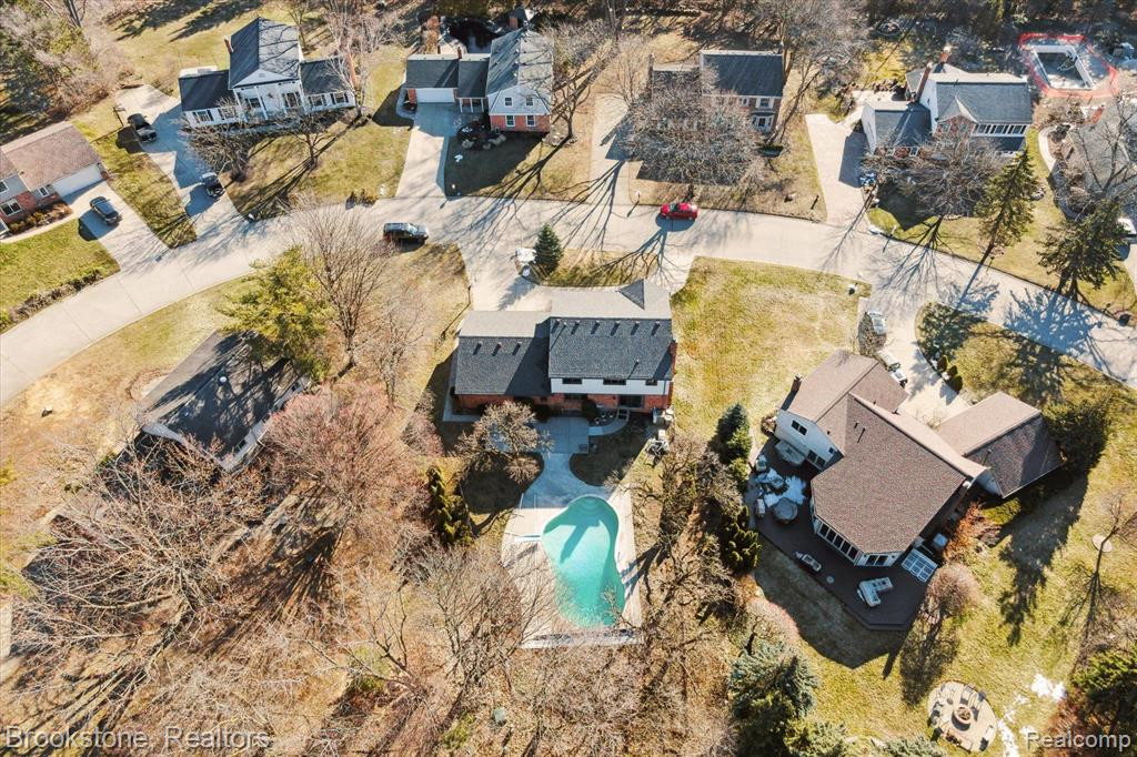 16880 DUNDALK Court, Northville, MI 48168 — Photo 45