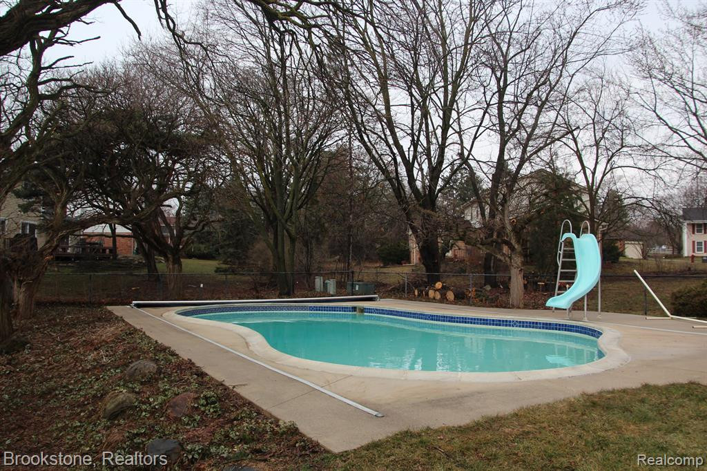 16880 DUNDALK Court, Northville, MI 48168 — Photo 50
