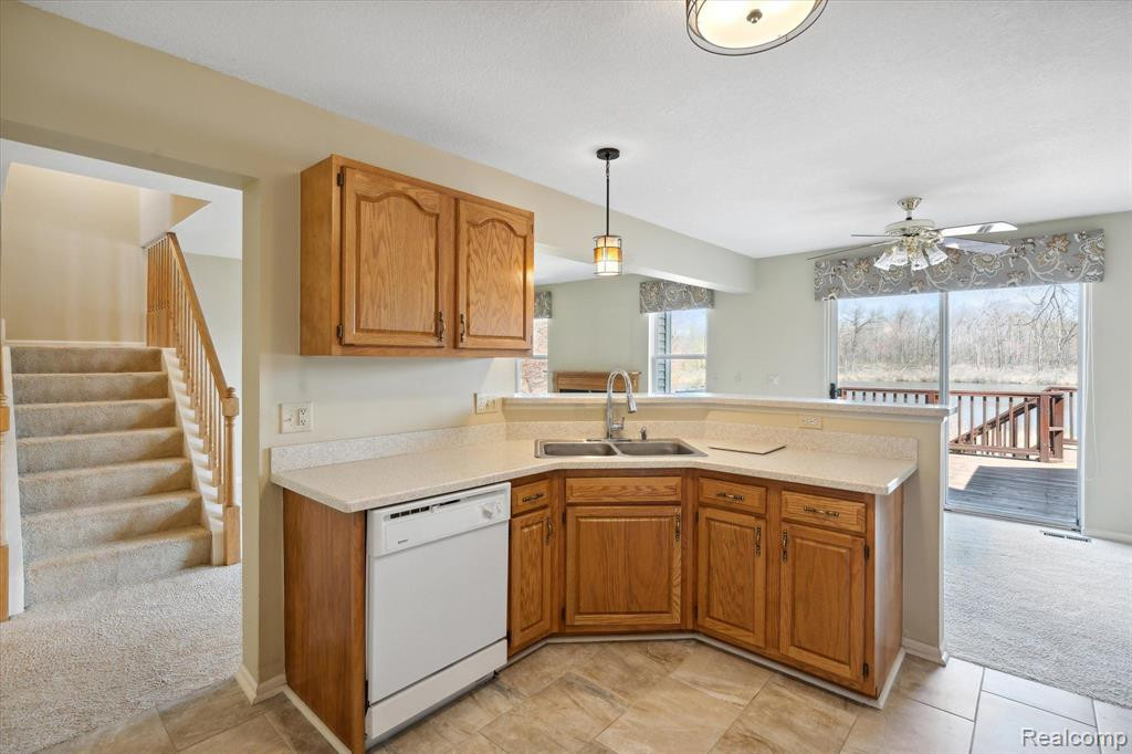 445 LILLY VIEW, Howell, MI 48843 — Photo 12