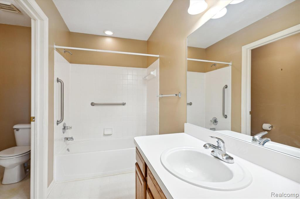 445 LILLY VIEW, Howell, MI 48843 — Photo 32