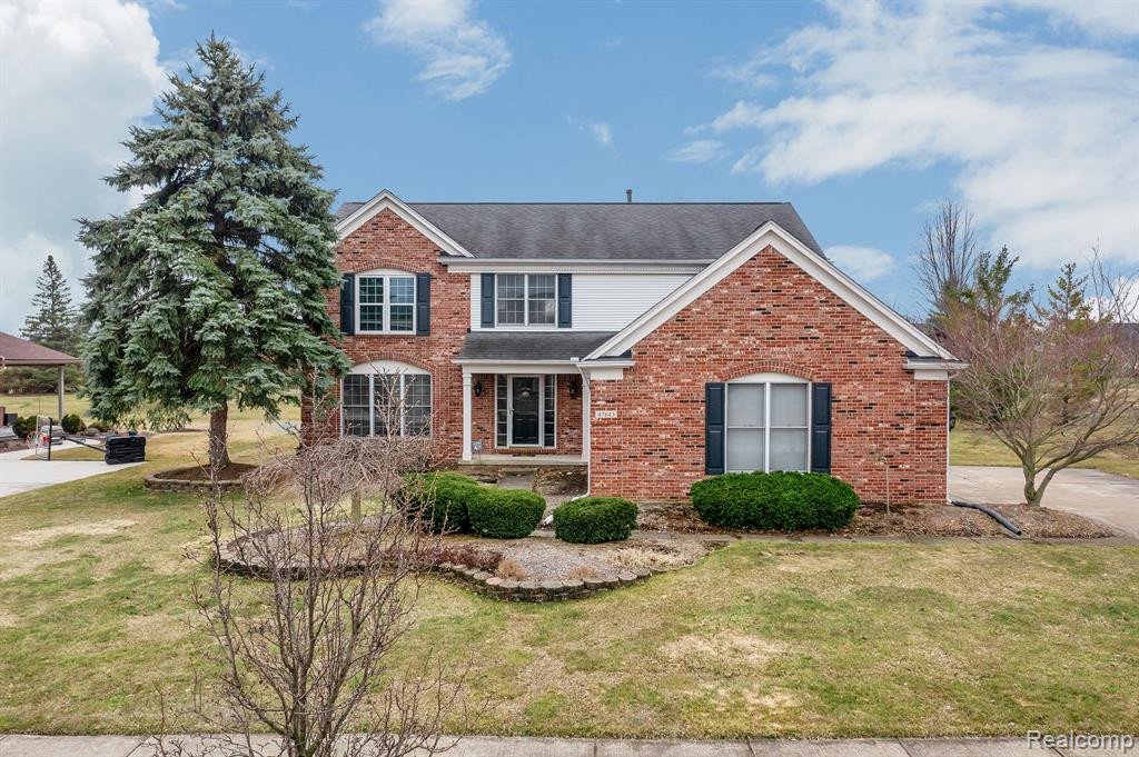47643 ASHFORD Drive S, Canton, MI 48188 — Photo 2