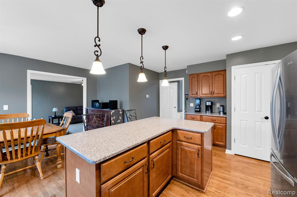 47643 ASHFORD Drive S, Canton, MI 48188 — Photo 9
