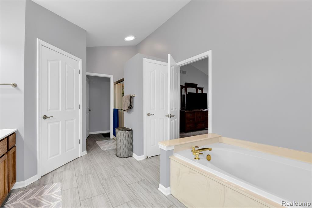 47643 ASHFORD Drive S, Canton, MI 48188 — Photo 21