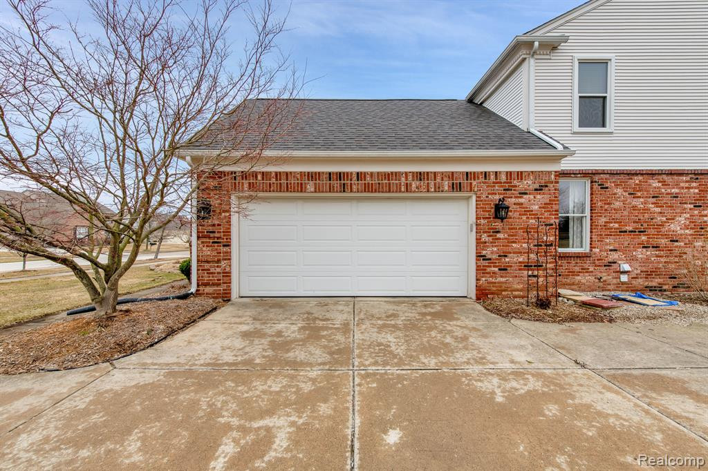 47643 ASHFORD Drive S, Canton, MI 48188 — Photo 47