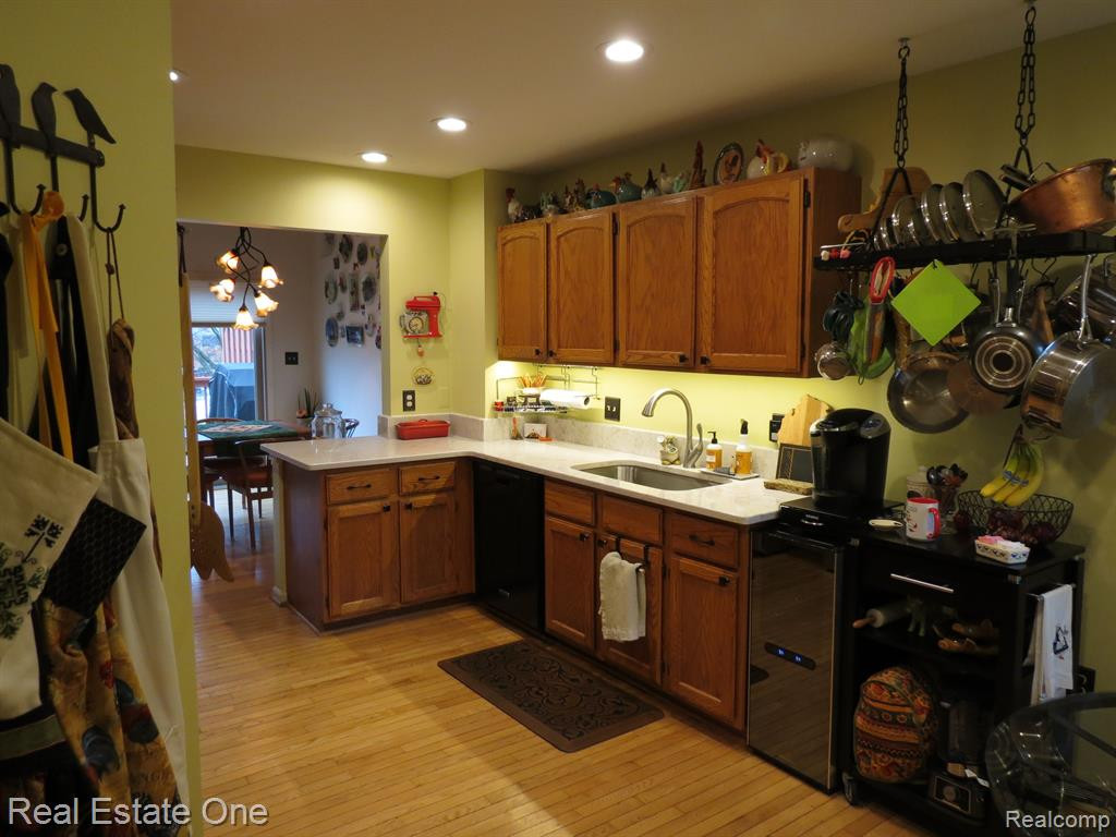 940 WOODRIDGE HILLS Drive, Brighton, MI 48116 — Photo 3