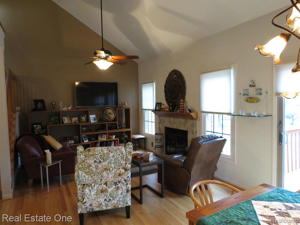 940 WOODRIDGE HILLS Drive, Brighton, MI 48116 — Photo 7