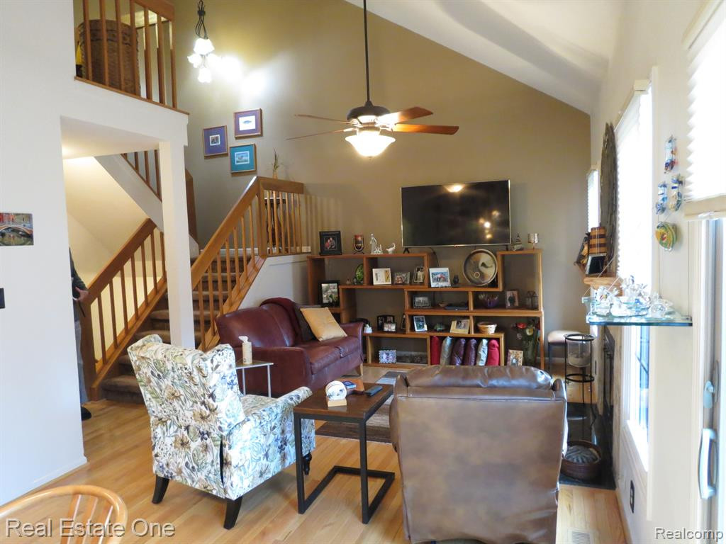 940 WOODRIDGE HILLS Drive, Brighton, MI 48116 — Photo 8