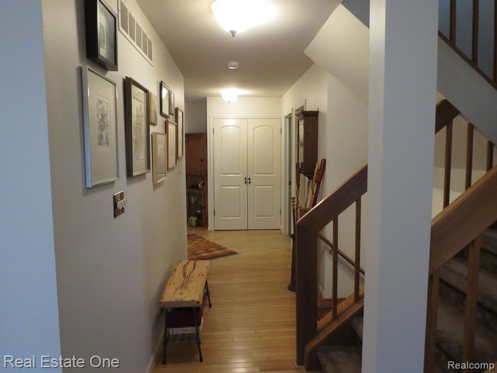 940 WOODRIDGE HILLS Drive, Brighton, MI 48116 — Photo 12