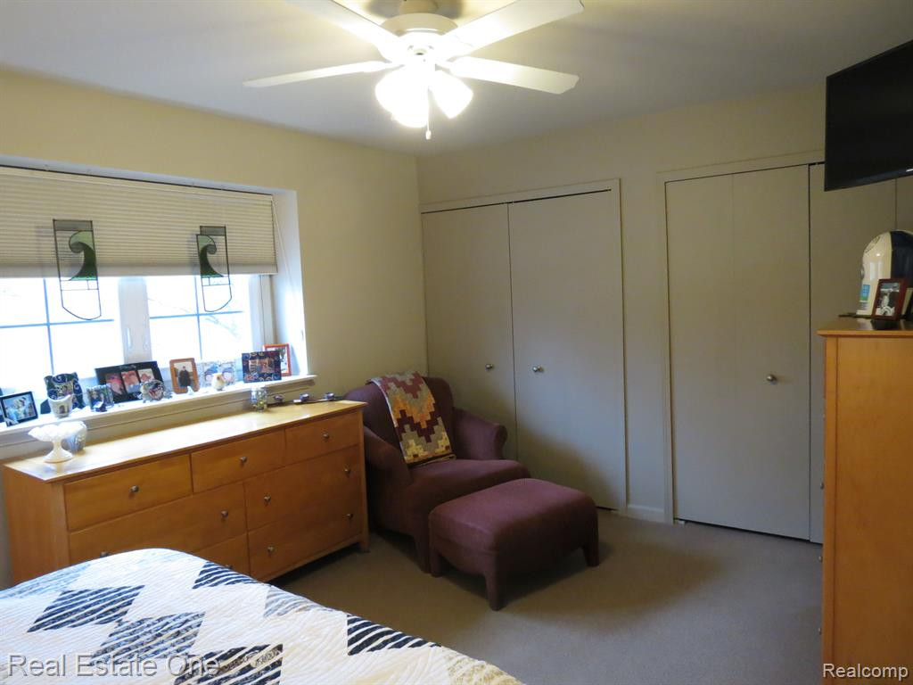 940 WOODRIDGE HILLS Drive, Brighton, MI 48116 — Photo 17