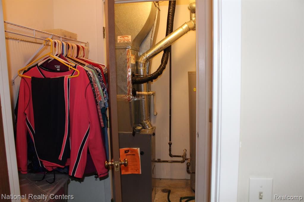 372 Spring Brooke Drive, 37, Brighton, MI 48116 — Photo 6