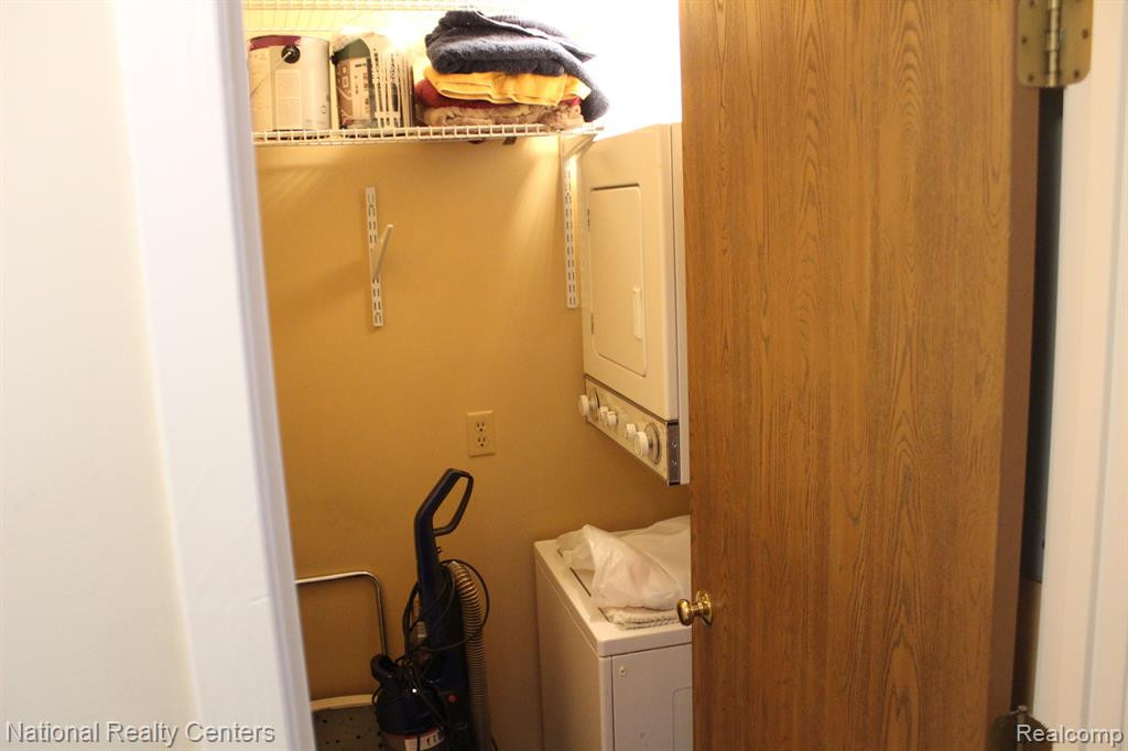 372 Spring Brooke Drive, 37, Brighton, MI 48116 — Photo 12