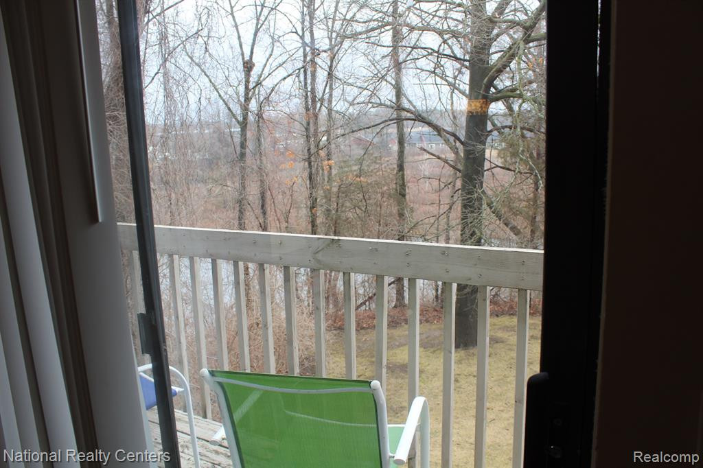 372 Spring Brooke Drive, 37, Brighton, MI 48116 — Photo 17