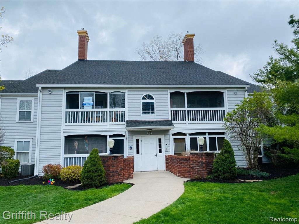 618 CURZON Court, 201, Howell, MI 48843 — Photo 2