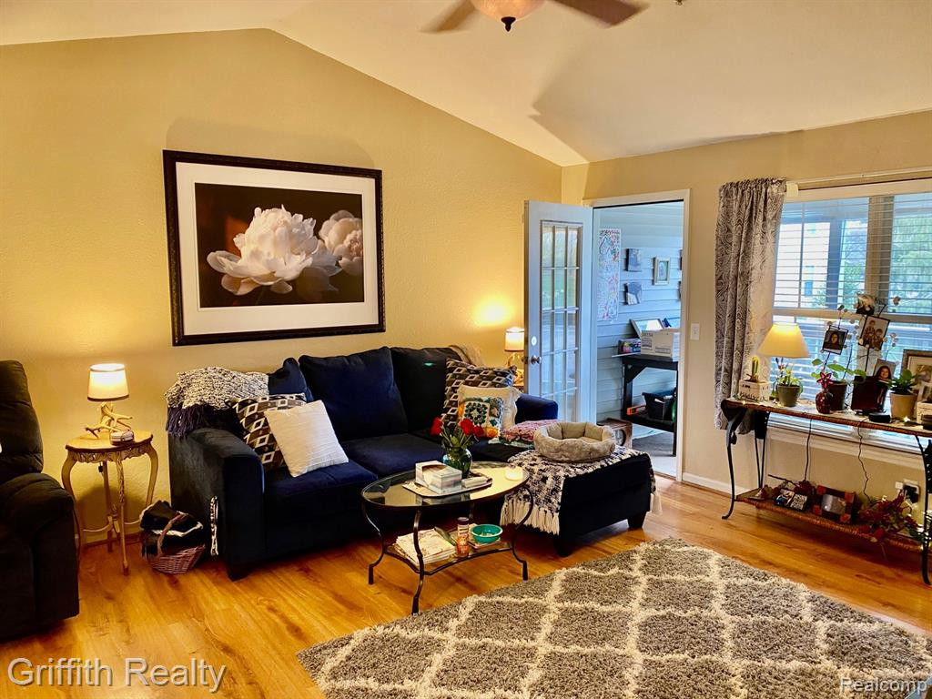 618 CURZON Court, 201, Howell, MI 48843 — Photo 7