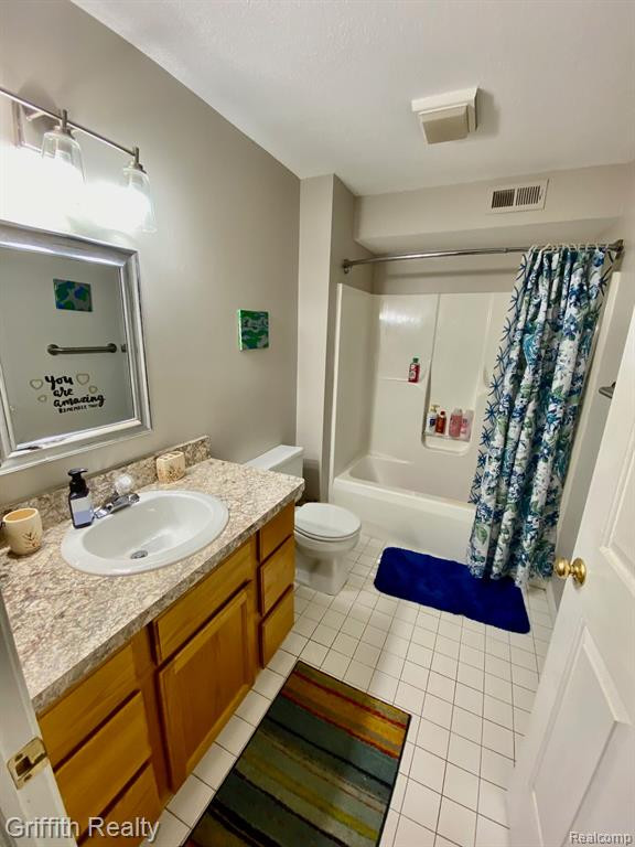 618 CURZON Court, 201, Howell, MI 48843 — Photo 39