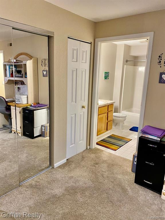 618 CURZON Court, 201, Howell, MI 48843 — Photo 41